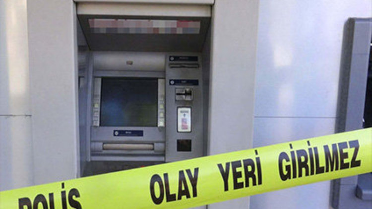 Çaresi bulundu! Bu ikisinden birini yapın: ATM&#039;DE DOLANDIRILMAYIN