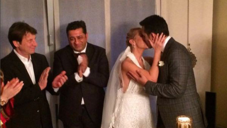 Helin Avşar evlendi!