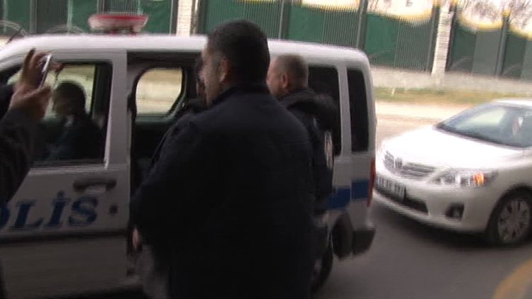 Cumhurbaşkanlığı külliyesi karşısındaki suriyeli şahıs polisi alarma geçirdi