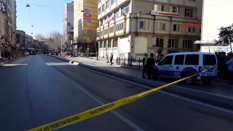 Karaköy tüneli girişinde şüpheli paket alarmı