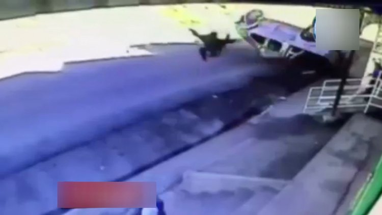 Kamyonetten fırladı