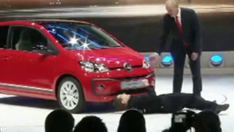 Otomobil furarında trolledi