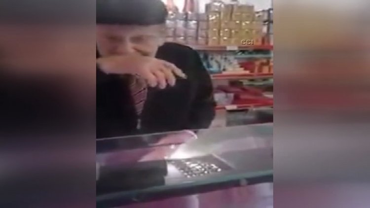 İlk defa dinledi, gözyaşlarını tutamadı