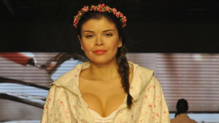 Havlu ve bornoz defilesi