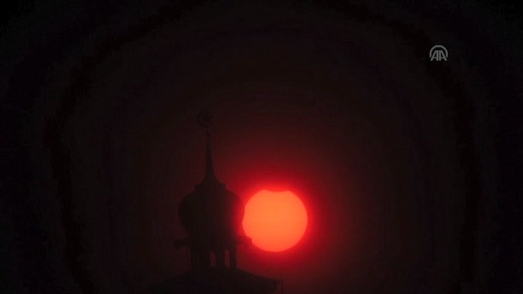 33 yıl aradan sonra yarın tam güneş tutulması gözlenecek