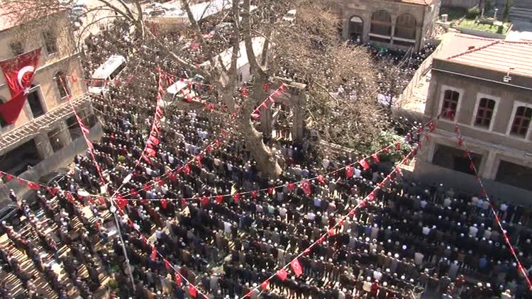 Ahmet Yaşar Hocaefendi son yolculuğuna uğurlandı