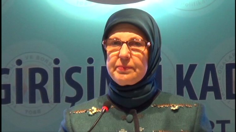 Bakan Ramazanoğlu kürsüde göz yaşlarını tutamadı