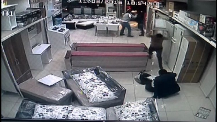 Haraç almaya geldiler tekme tokat dayak yediler