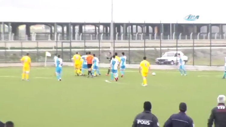 Amatör maçta kavga: 6 kırmızı kart!