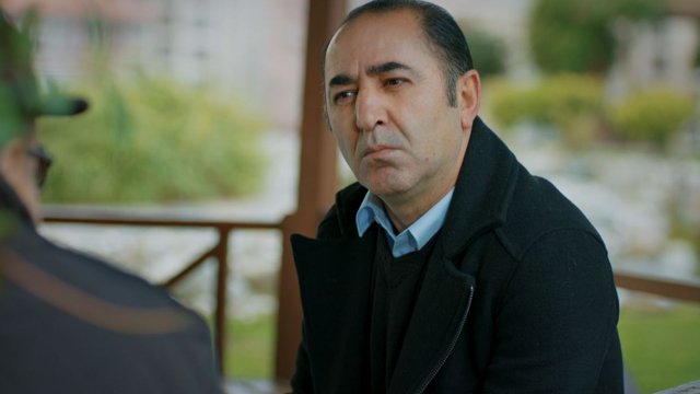 İsmail Dede, Naci'ye şahitlik yapması için para teklif ediyor