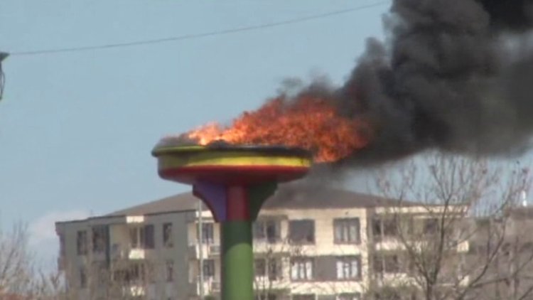 Diyarbakır'da nevruz ateşi yakıldı