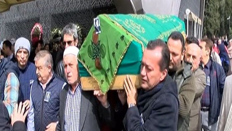 Kemal Sunal'ın annesi son yolculuğuna uğurlandı