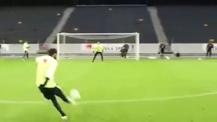 Erkan ve Zlatan'dan gol şov!