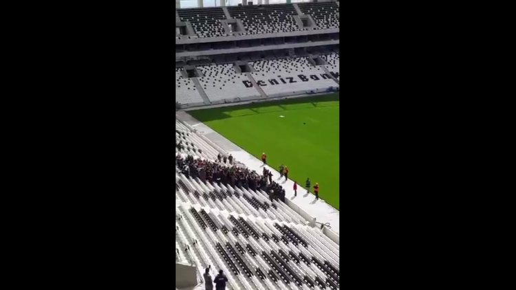 Vodafone Arena'da ilk tezahürat