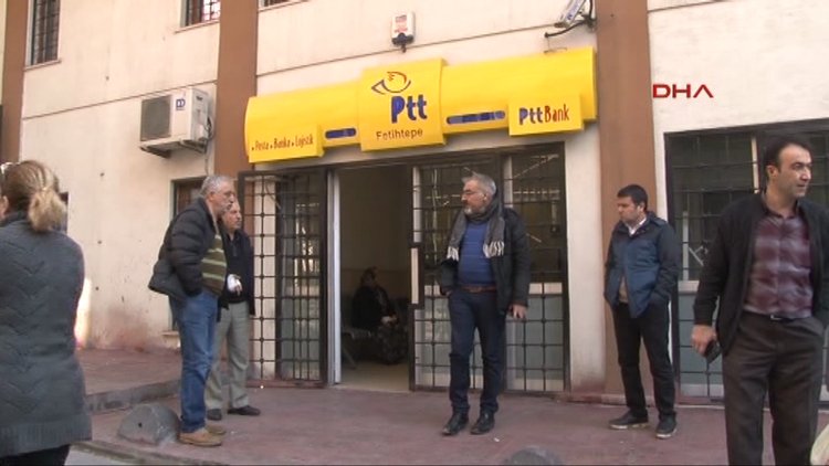 Beyoğlu'nda postane soygunu kamerada