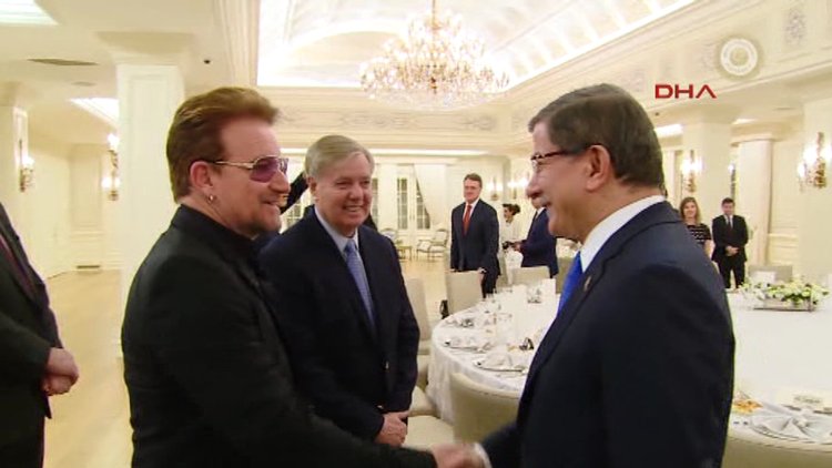 Başbakan Davutoğlu, U2 grubunun solisti Bono ve ABD Kongre üyelerini kabul etti