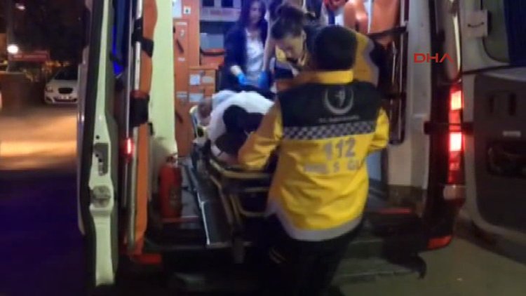 Otostop yapan genç kızları arabasına aldı, bıçaklandı