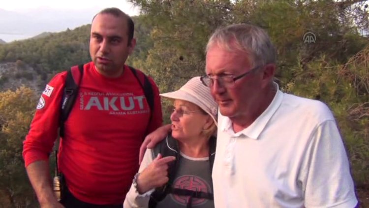Fethiye'de ormanda kaybolan İngiliz çifti AKUT buldu