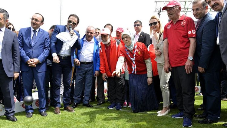 Bakan Ramazanoğlu Bocce oynadı