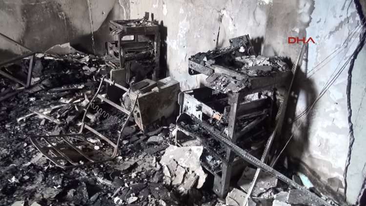 Pkk'lılar Van'da okul yaktı