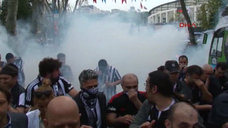 Vodafone Arena çevresinde biber gazlı müdahale