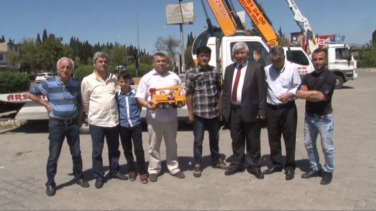 Alkol alıp çekici çağıran vatandaşa çekicilerden ödül