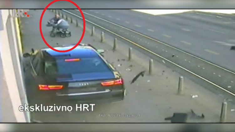 Bebek arabasını fırlatarak kurtardı!