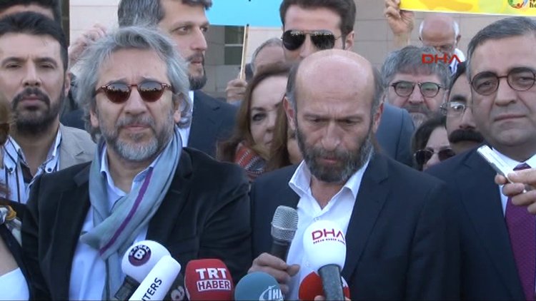 Dündar ve Gül'den duruşma sonrası açıklama
