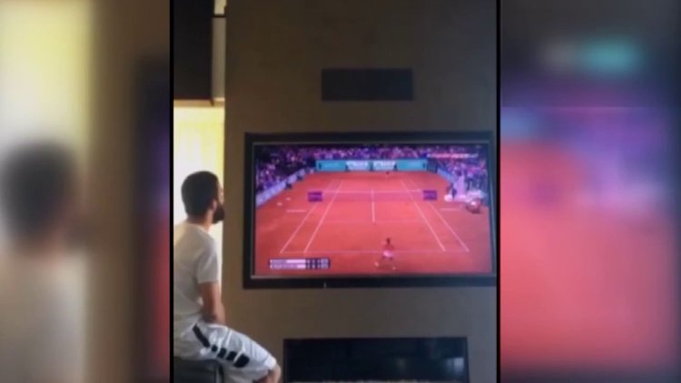 Arda Turan Çağla Büyükakçay'ı heyecanla izledi