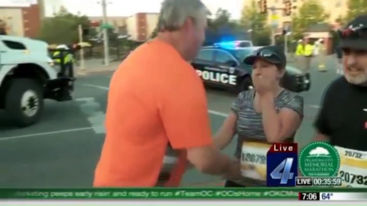 Canlı yayında teklif etti