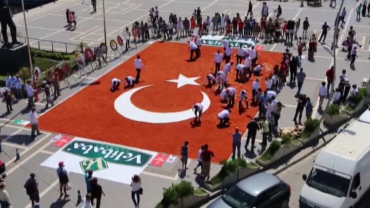 Baharattan bayrağın faturası "acı" oldu