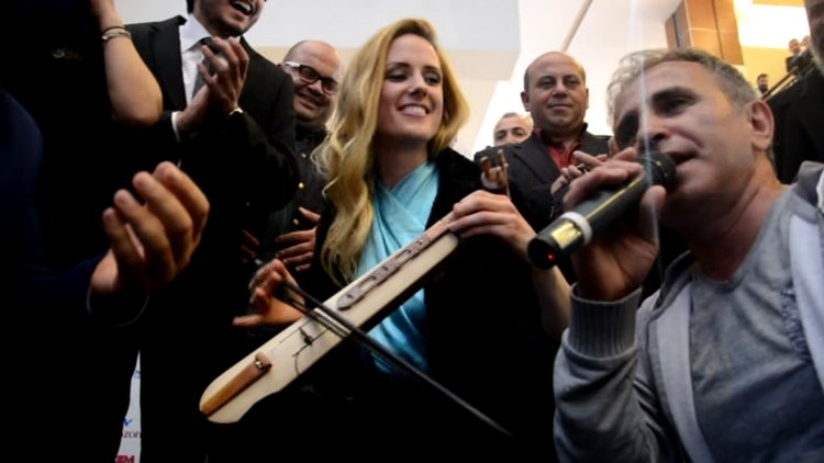 Wilma Elles'in kemençe ile imtihanı