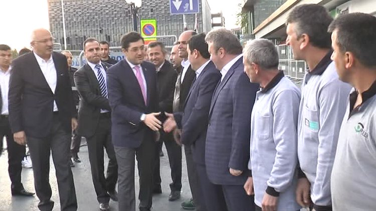 Taksime ilk gelen Beşiktaş belediye başkanı Murat Hazinedar oldu