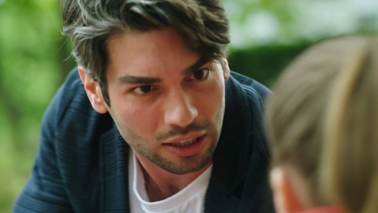 Efe, babasının katilinden intikamını alıyor