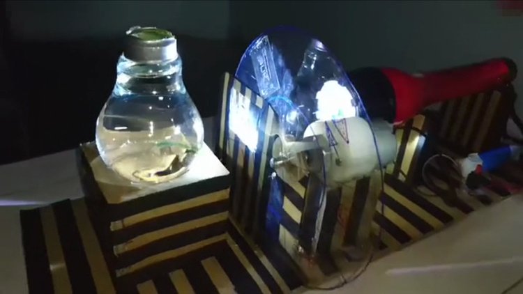 El yapımı projeksiyon cihazı!