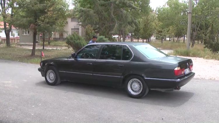 Turgut Özal'ın otomobili alıcı bekliyor