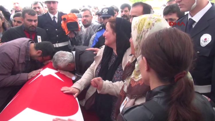 Şehit polis memuru Mehmet Öter için tören