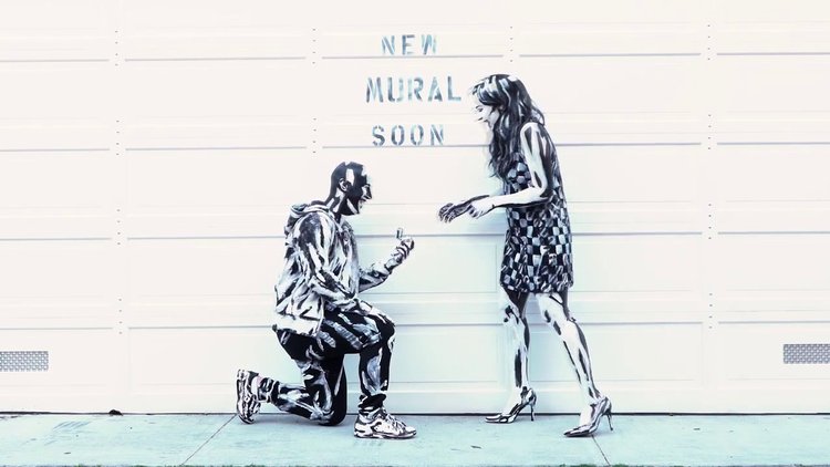 Tepeden tırnağa boyandılar