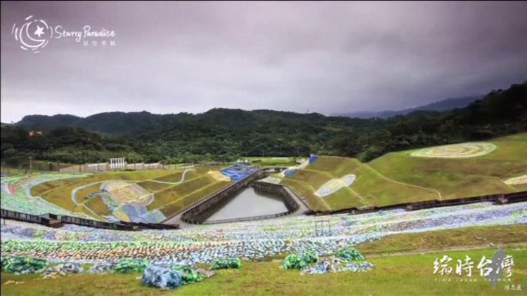Milyonlarca pet şişeden Van Gogh tablosu