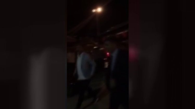 Mandıralı taraftarla kavga etti!