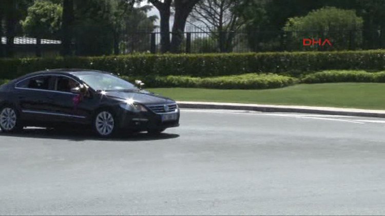 Sümeyye Erdoğan'ın gelin arabası yola çıktı