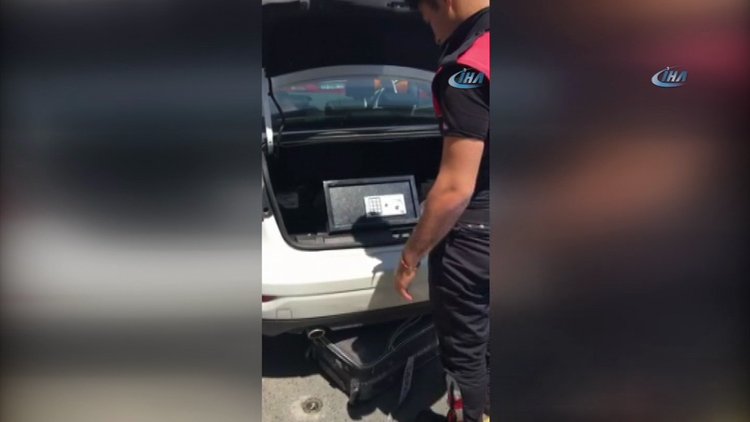 Şüpheli araçtan kasa çıktı