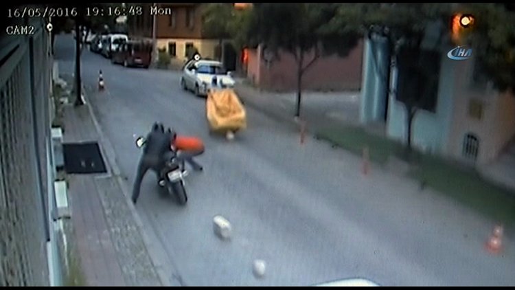 10 saniyede 42 bin tl'lik motosikleti çaldılar