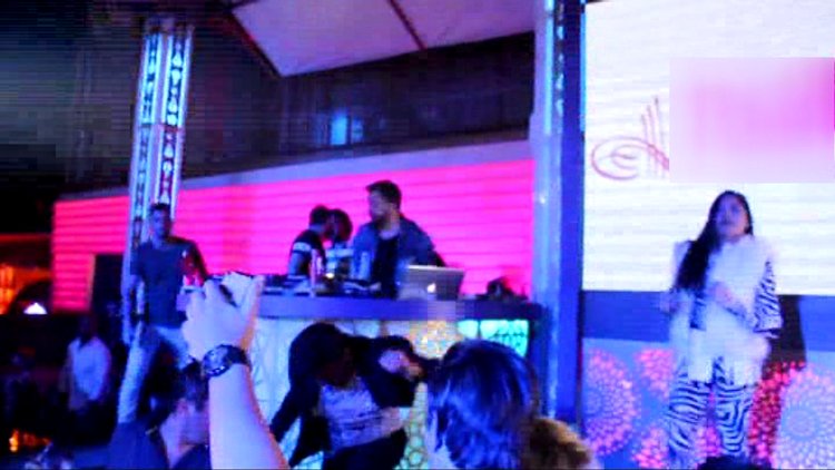 Fatih Ürek sahnede düşerek yaralandı