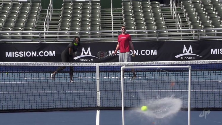 Ünlü tenisçi şov yaptı