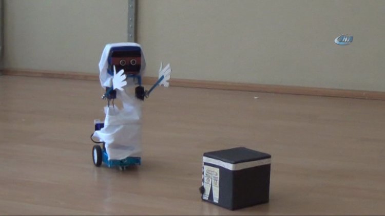 Bingöllü öğrenciler 'Hacı Robot' tasarladı