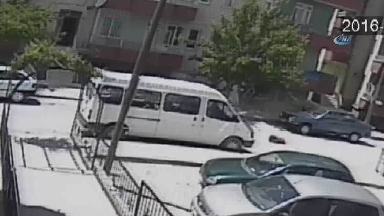 Sürücü 5 yaşındaki çocuğa çarpıp kaçtı