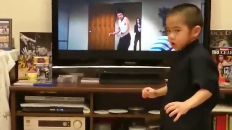 6 yaşındaki Bruce Lee
