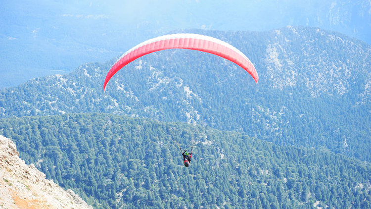 ÖYLE BİR ŞEY ÇARPTI Kİ