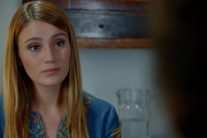 "Senin kızın aşık oldu anne."
